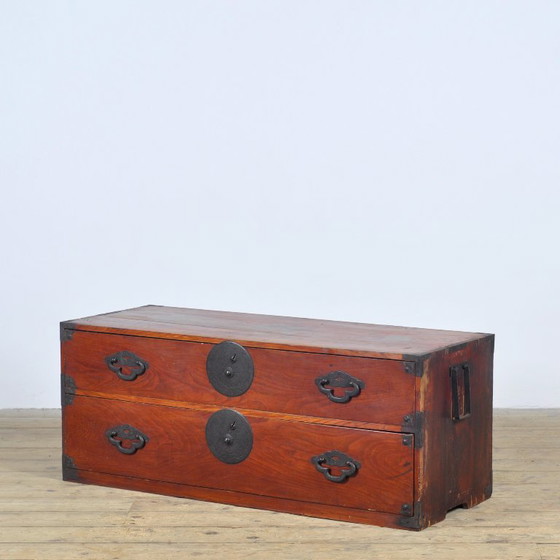 Wooden chest of drawers with dark metal hardware, Brown, Aziatisch (photo 3 of 14)