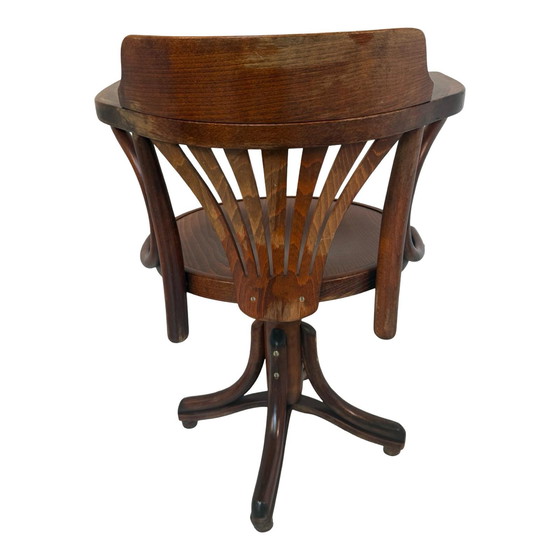 Image 1 of Thonet (Attr.) - Kapitänsstuhl aus gebogenem Holz - auf schwenkbarem Fuß montiert