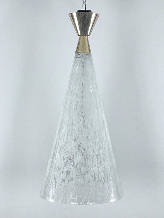 Image 1 of Lustre rare et imposant en verre de Murano et laiton, signé Esperia, par Angelo Brotto. Italie, années 1970.