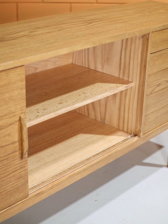 Image 1 of Buffet bas chêne vintage danois