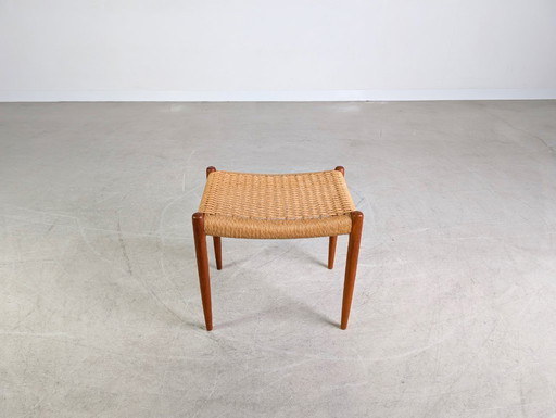 Originele Niels O Møller kruk J.L. Møllers model 80 Deens teakhout