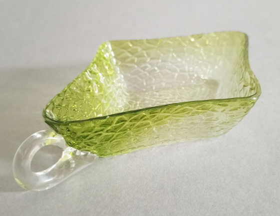 Image 1 of Kralik art-deco/jugendstil emerald crystal martele-decorated serving bowl with handle, 1910s