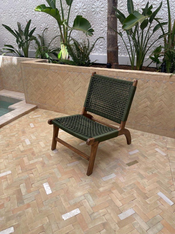 Image 1 of Marokkanischer Sessel aus Walnussholz mit grüner Kordel, handgefertigter Boho-Akzentstuhl