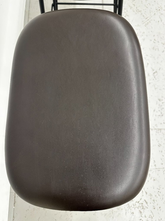 Image 1 of Sgabello da bar Muuto Fiber Tube design, 4 pezzi, 65 cm, in pelle nera