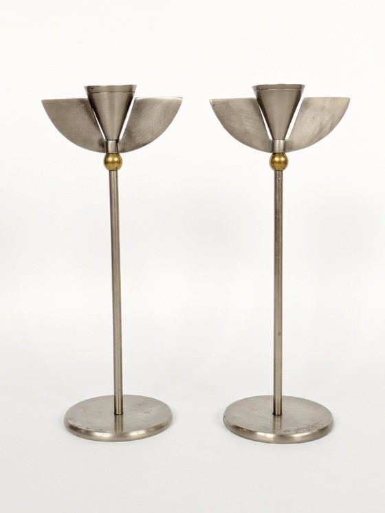 Image 1 of Coppia di portacandele postmoderni anni '80 | Acciaio inossidabile e ottone con design ad ala