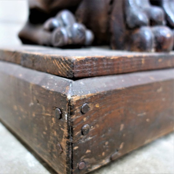 Image 1 of Tavolino asiatico antico con pixiu