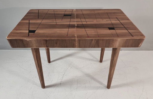 Mesa de comedor vintage en nogal, años 70