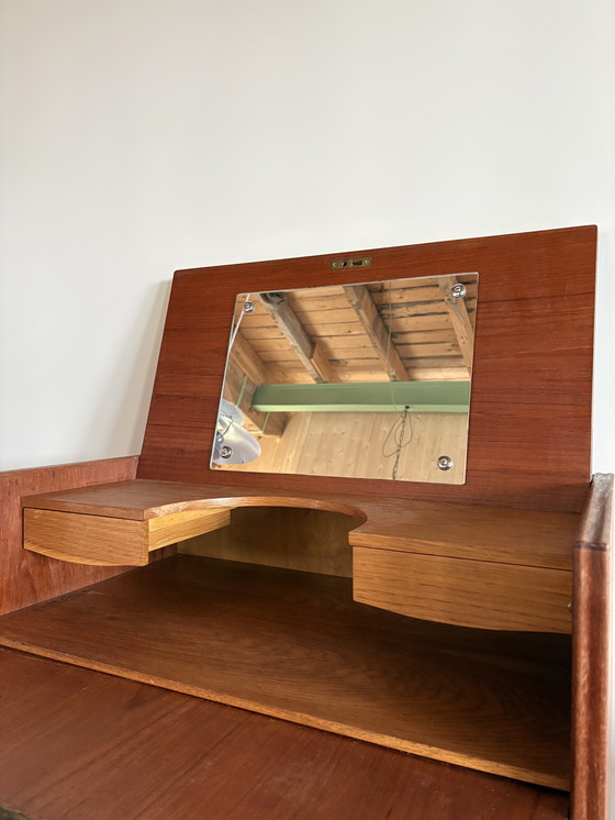 Image 1 of Cassettiera danese vintage in legno di teak