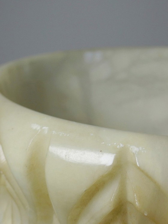 Image 1 of Large Medici vase in alabaster/yellowish marble, Belle Époque style