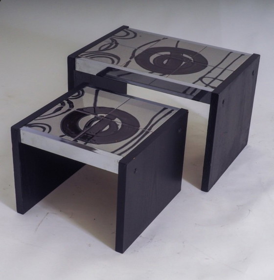 Image 1 of Set van 2 in elkaar passende bijzettafels met tegelmotief