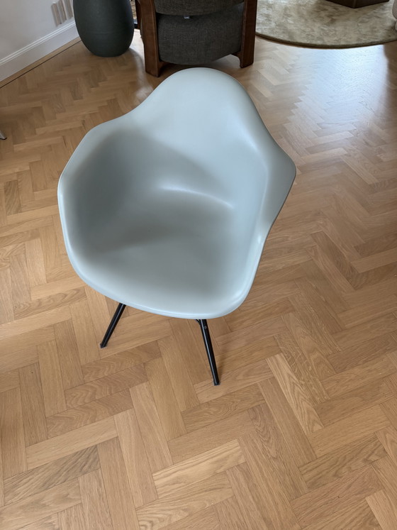 6x Vitra Eames DAW sedia con base in acero nero PREZZO PER PEZZO – Sedie da pranzo, Plastic, Wood (photo 3 of 9)