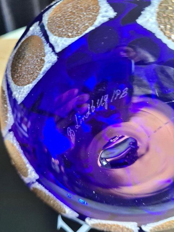 Image 1 of Entwurf Bengt Lindberg, Titel: "Goldblattblaue Glasvase".