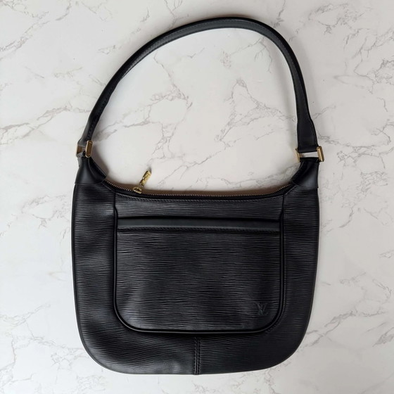 Louis Vuitton Matsy piel Epi negra – Otros bolsos, Vintage (photo 2 of 15)