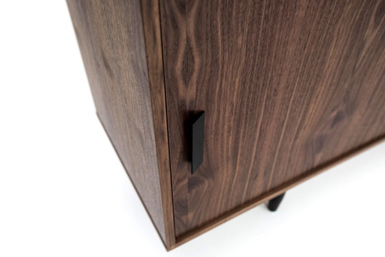 Image 1 of Cómoda O-S05 de nogal con puerta corredera y 3 cajones