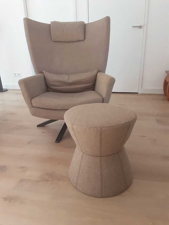 Image 1 of Design on Stock draaifauteuil  Maua met hocker 
