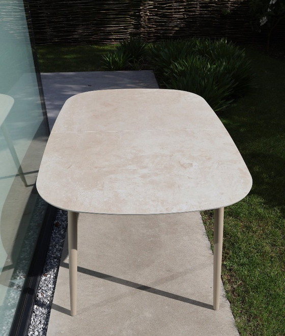 Image 1 of BoConcept: Ausziehbarer Esstisch Kingston 160 cm / 230 cm aus Keramik