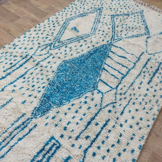 Image 1 of Marokkanischer Berber-Azilal-Teppich – 300 x 190 cm – Naturwolle – Blaues geometrisches Muster