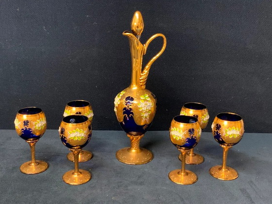 Service à décanter en verre de Murano avec six verres à vin, feuille d'or 24 carats – Bleu. (photo 5 of 5)