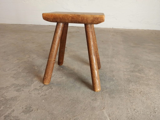 Taburete bajo de madera vintage