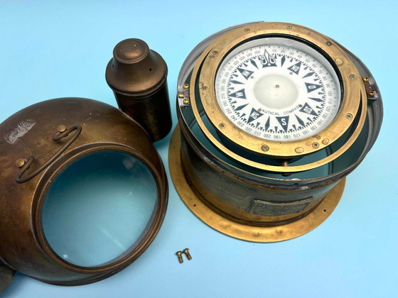 Image 1 of Alter Schiffskompass Messing mit Lichtern / Petroleum / Rettungsbootkompass Nr. 323 GREAT BRITAIN England 1926 + Schiff