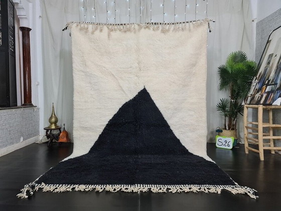 Image 1 of Traditional handmade pure wool rug, size 200/300 cm, white and black