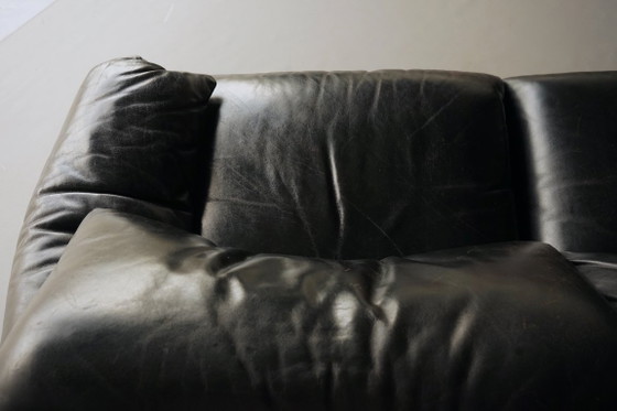 2 Sitzer Maralunga Sofa aus schwarzem Leder für Cassina. 1970er Jahre – 2 Sitzer Sofas, Leather (photo 16 of 20)