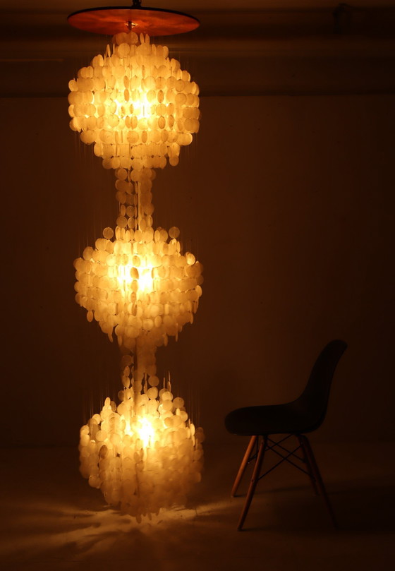 Image 1 of Shell lamp/pearl ceiling lamp of the 80s in the style of Verner Panton