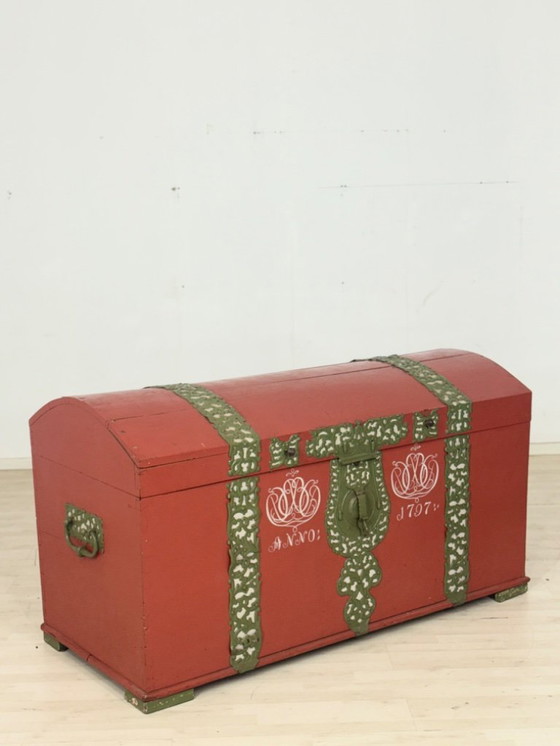 Image 1 of Antique chest, box, crate, circa 1800