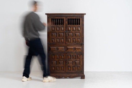 Schitterende Spaanse brutalistische kast uit de jaren 1950.