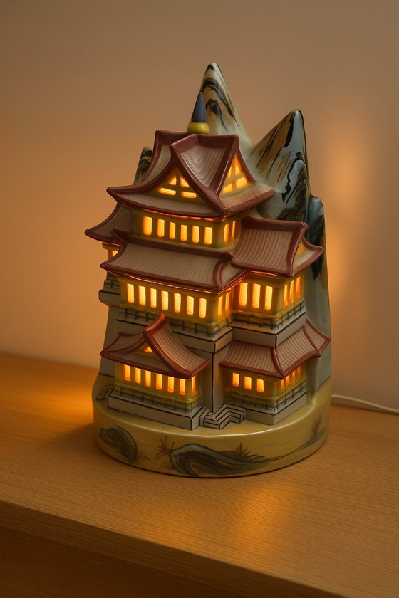 Image 1 of Einzigartige antike Palastlampe aus Taiwan (Republik China) – Keramik-Wand- und Tischobjekt – ca. 1960