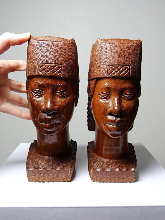 Image 1 of Couple de bustes Malgaches bois exotique sculpté artisanat années 60-70