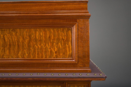 Image 1 of Wilhelmine Sekretär in Nussbaum & Edelholzfurnier mit Lederplatte