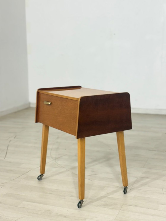 Image 1 of Tavolo da cucito di metà secolo, mobiletto da cucito, tavolino laterale, cassettiera, vintage