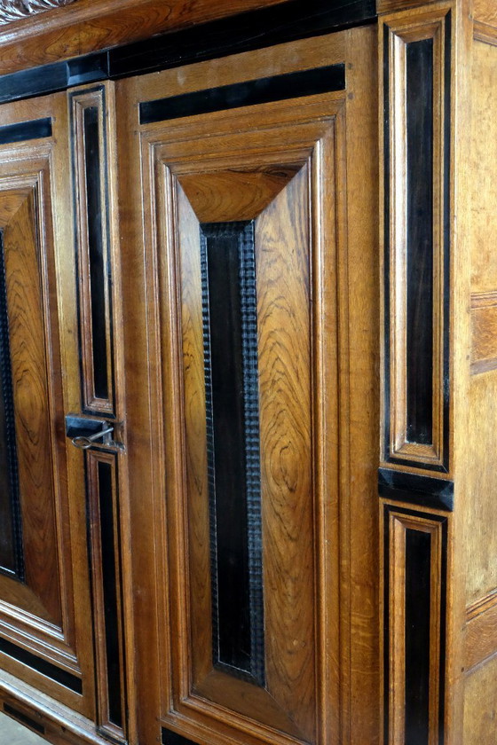 Image 1 of Armario de cojines de Gelderland, hacia 1650/ Gelderland Cushion Cabinet, 1650