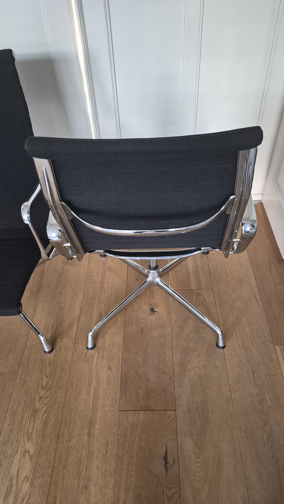 Image 1 of 2 x vitra eames stoelen