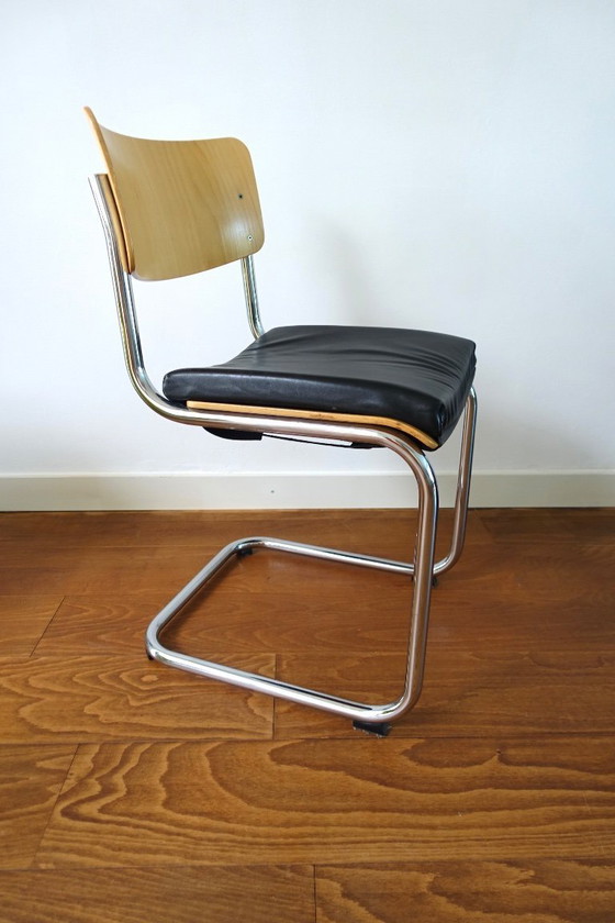 Thonet Mart Stam S 43 (5 x) – Eetkamerstoelen, Leather, Wood (photo 13 of 26)