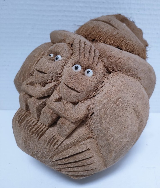 Image 1 of scultura scimmie famiglia cocco vintage