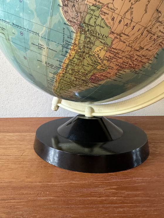 Image 1 of globe politique vintage