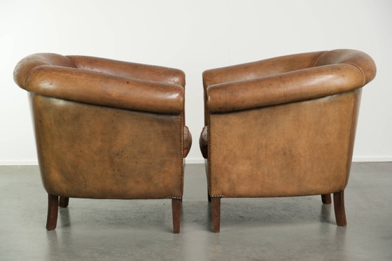 2x Grand Fauteuil Club Robuste en Cuir de Mouton Vintage avec une Belle Patine – Leather (photo 2 of 14)