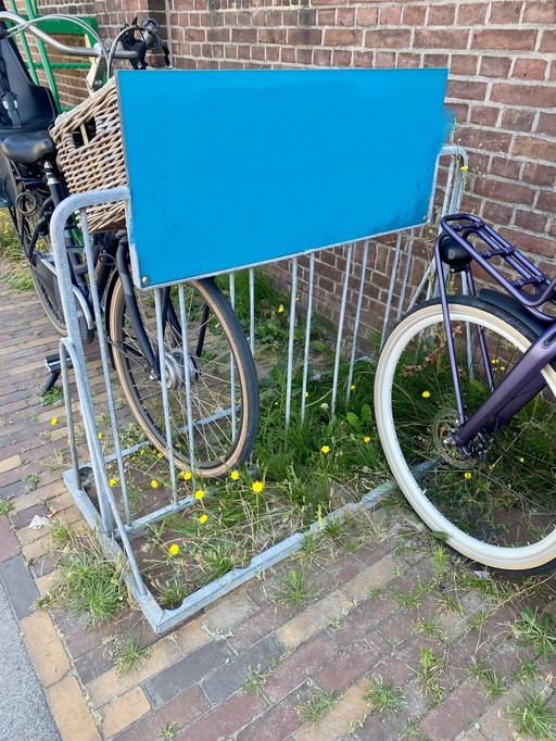 Fahrradständer mit Logo