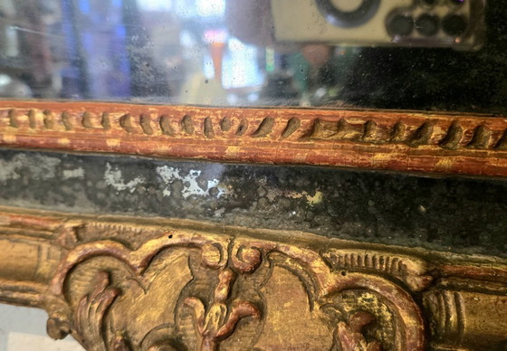 Image 1 of Regency period mirror with a carved and gilded wooden pediment – ​​18th century