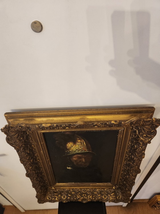 Image 1 of Pintura al óleo antigua - "El hombre del casco de oro" - Según Rembrandt van Rijn - ca. 1900 - Incluye marco barroco monumental