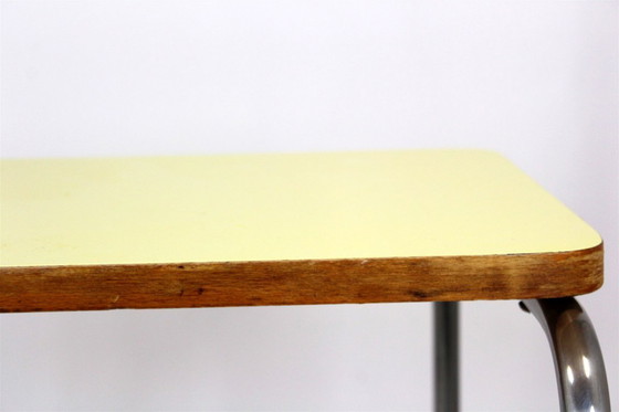 Image 1 of Table d'appoint en acier tubulaire de style Bauhaus, Tchécoslovaquie, années 1940