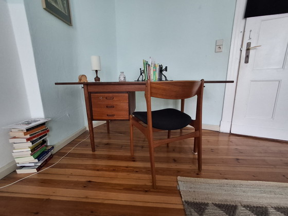 Image 1 of Stijlvol bureau van Arne Vodder