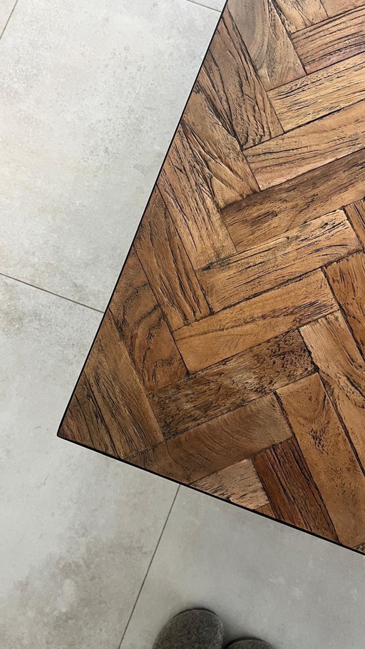 Table basse incrustée de parquet à chevrons d'origine