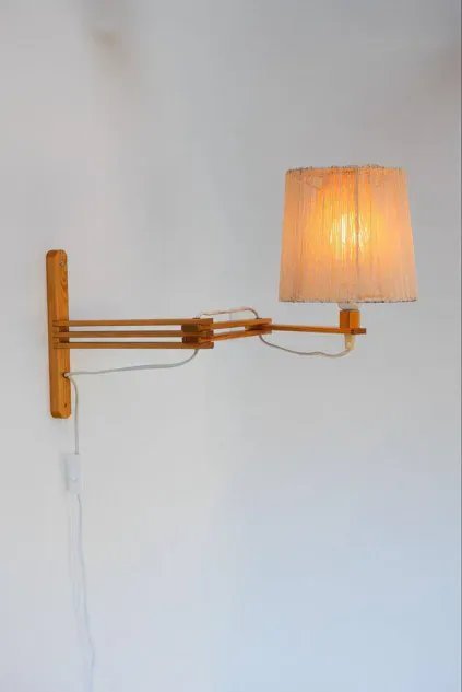 Image 1 of Applique murale accordéon de style scandinave moderne du milieu du siècle, années 1970