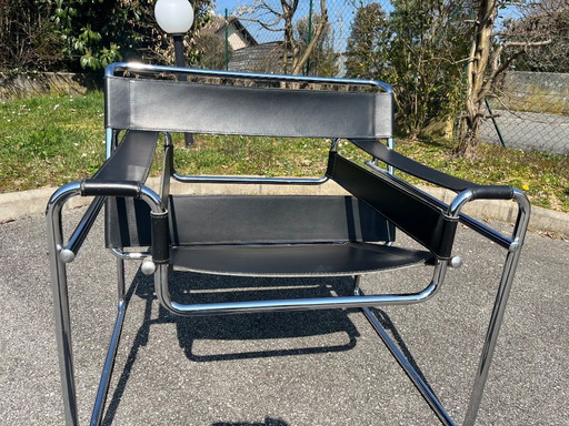 Sedia Wassily di Marcel Breuer per Gavina