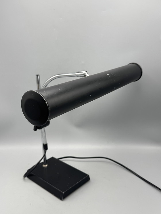 Image 1 of Stijlvolle verstelbare bureaulamp van OMI – Mid-Century functionaliteit met een strakke moderne uitstraling