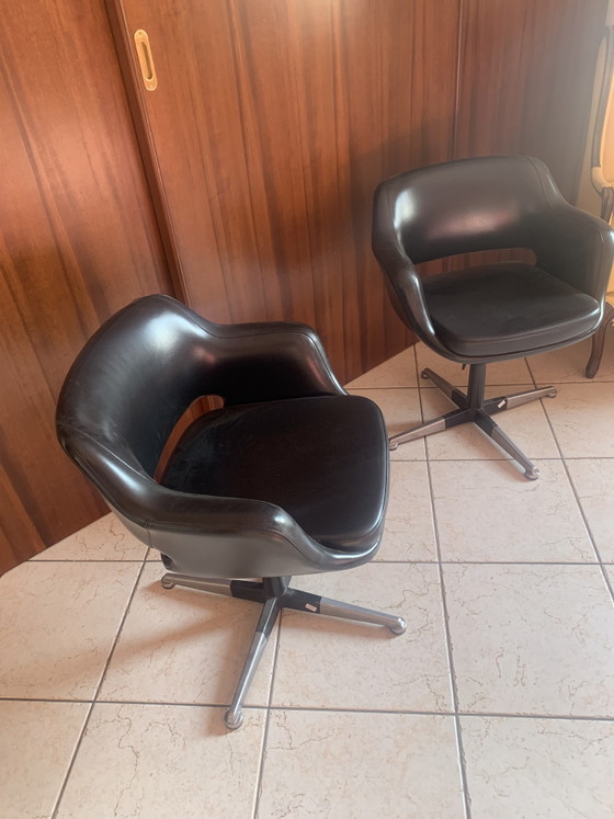 Image 1 of Pair of Executive Model 71 armchairs by Eero Saarinen (1950), an iconic Italian production licensed by Knoll.
