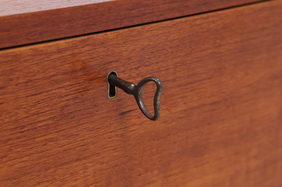 Image 1 of Prachtige teakhouten ladenkast Mid Century | vintage ladekast hout opbergruimte 60s 70s #07-55